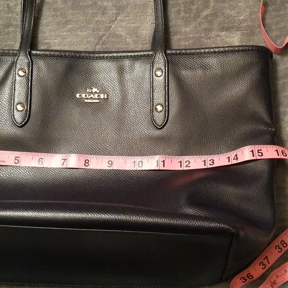 Coach Navy Blue Tote bag with gold hardware - Picture 10 of 13